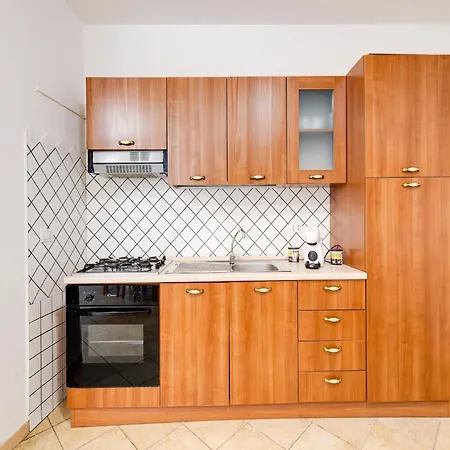 Appartamento With Large Private Outdoor Space And Parking