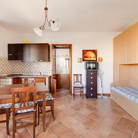 With Large Private Outdoor Space And Parking Appartamento Castelsardo