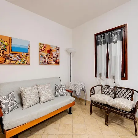 Appartamento With Large Private Outdoor Space And Parking Castelsardo