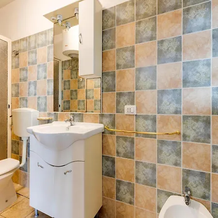 With Large Private Outdoor Space And Parking Appartamento Castelsardo