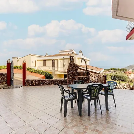Appartamento With Large Private Outdoor Space And Parking